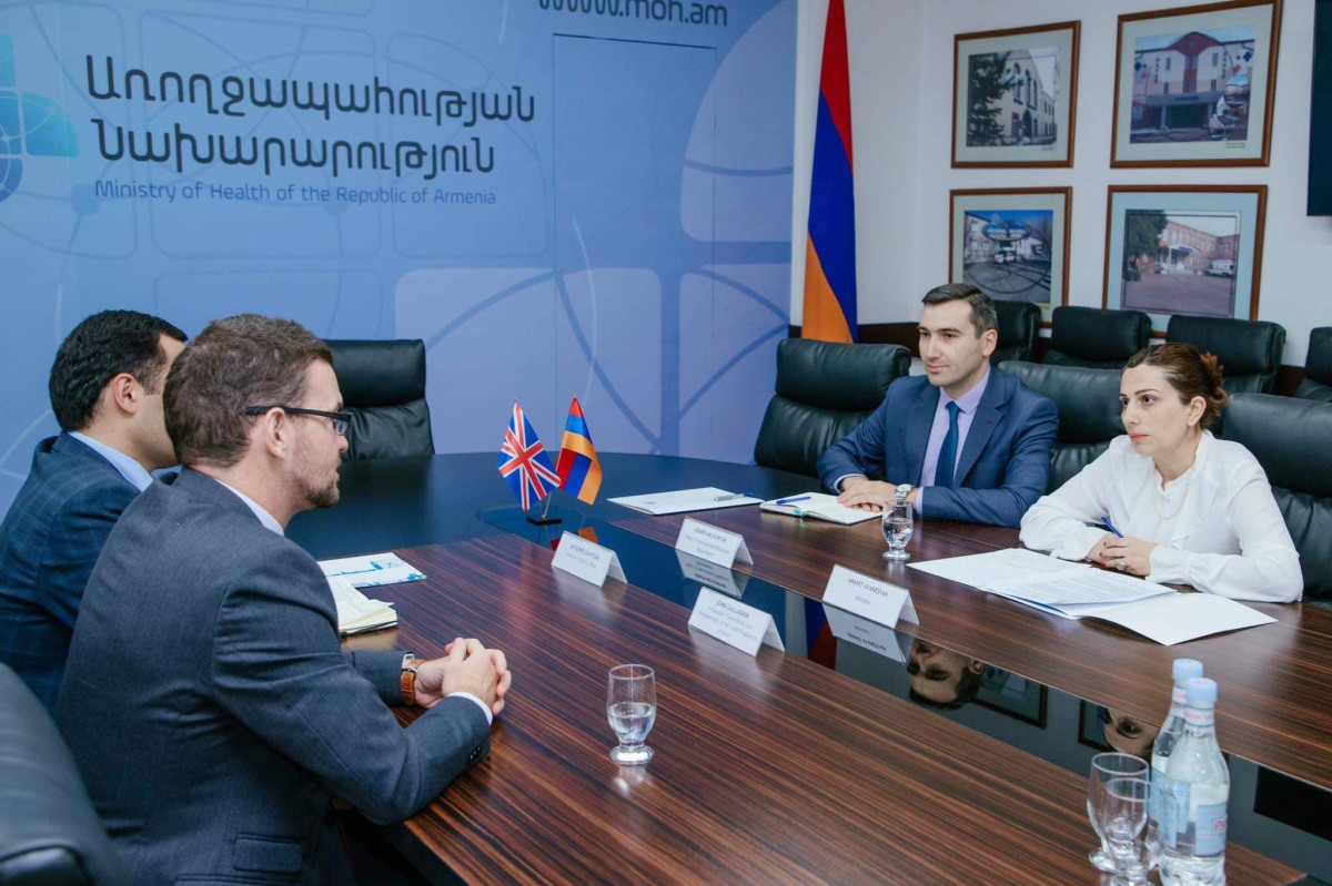 Անահիտ Ավանեսյանը և Ջոն Գալագերը քննարկել են առողջապահական համակարգի վրա կլիմայի ազդեցության նվազեցմանն ուղղված ծրագրեր