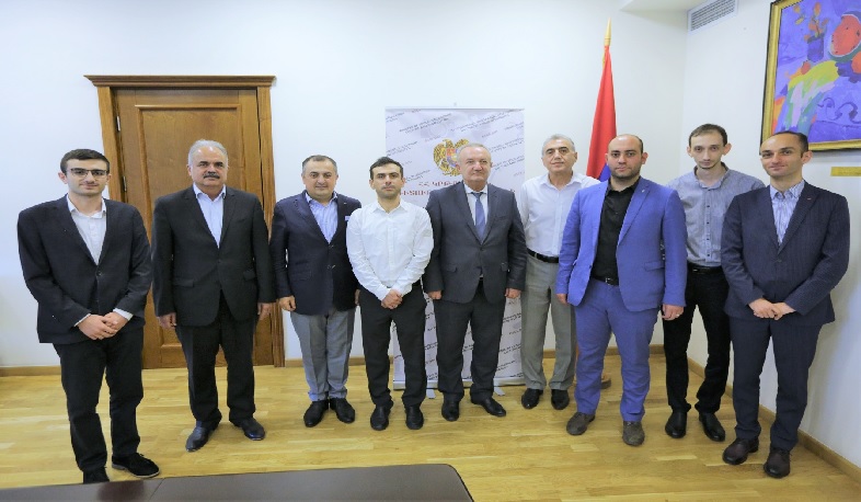 Ձեր արծաթը մեզ համար ոսկու արժեք ունի. Վահրամ Դումանյանը ոսկե մեդալներով է պարգևատրել շախմատիստներին