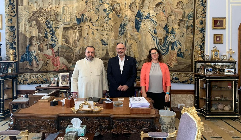 İsrailin Ermənistana yeni təyin olunmuş səfiri Qüds Erməni Patriarxlığında olub