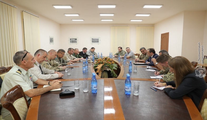 Armenia-Azerbaijan border situation presented to the military attachés