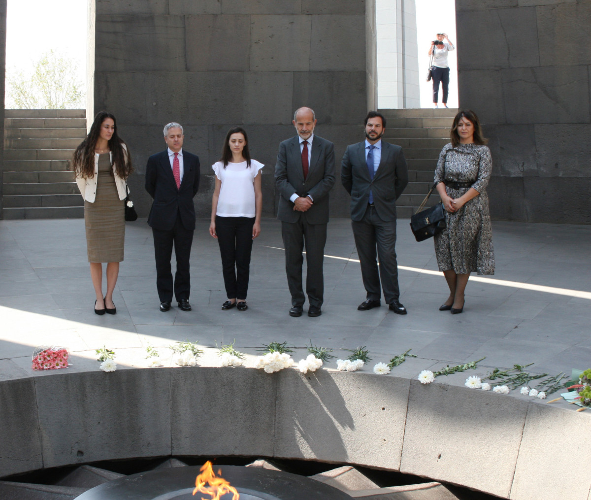İspaniyanın ER-dəki səfiri Erməni Soyqırımı Memorialını ziyarət edib