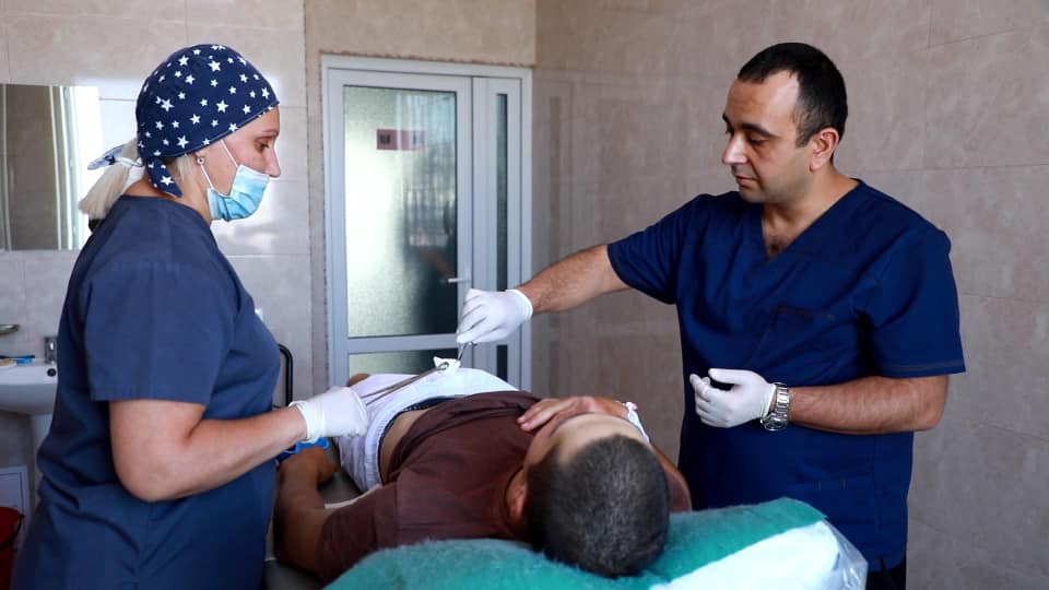 Azərbaycanın təcavüzü nəticəsində yaralanan hərbçilərdən 61 nəfər sağalaraq xəstəxanalardan buraxılıb: MN