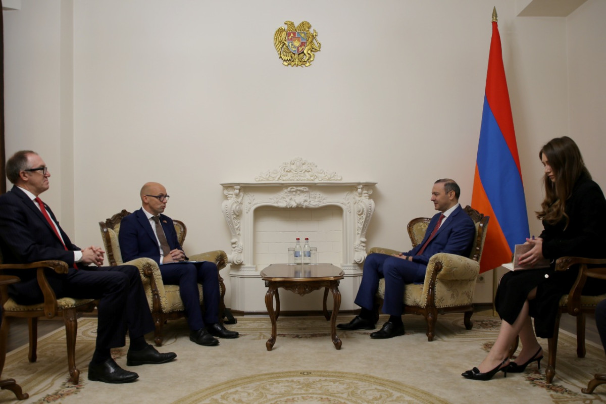 Շվեյցարիան հաստատակամ է նպաստելու Հայաստանում ժողովրդավարական ինստիտուտների զարգացմանը. ԱԽ քարտուղարն ընդունել է Շվեյցարիայի խորհրդարանի պատվիրակությանը