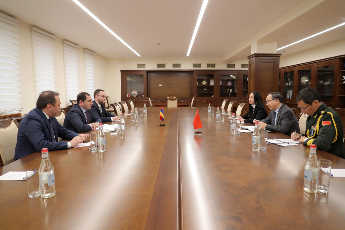Suren Papikyan və Çin səfiri müdafiə sahəsində ikitərəfli əməkdaşlığın gedişatını müzakirə ediblər