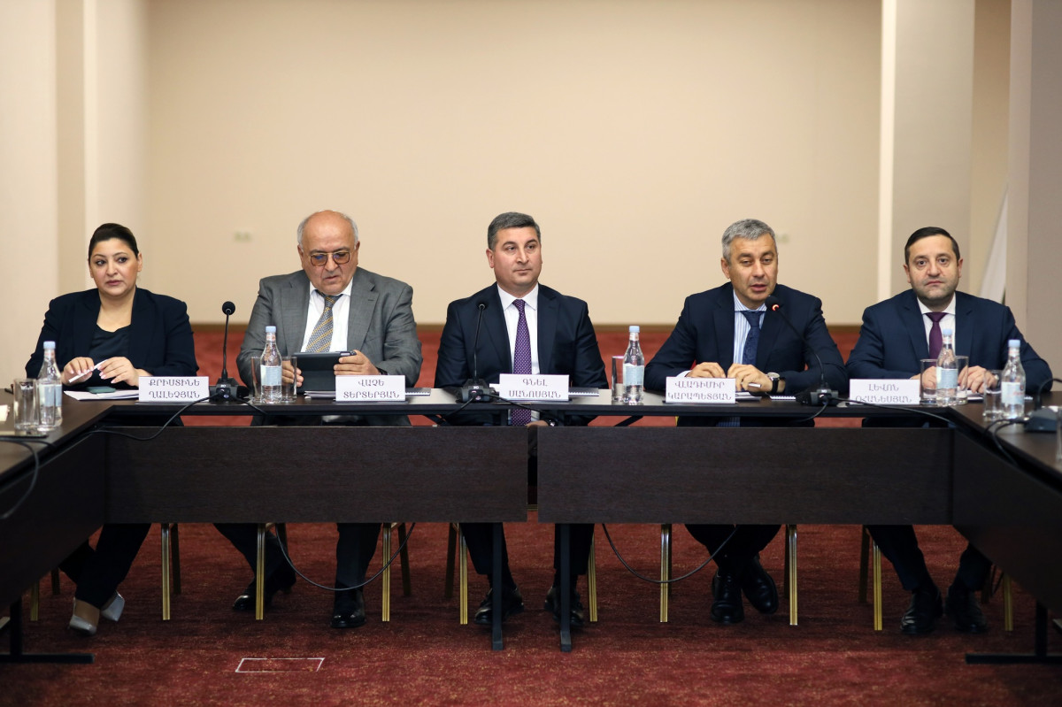 Հայաստանում ներդրումներ իրականացնելու մեծ հնարավորություններ կան. Գնել Սանոսյանը՝ ուկրաինահայ գործարարներին