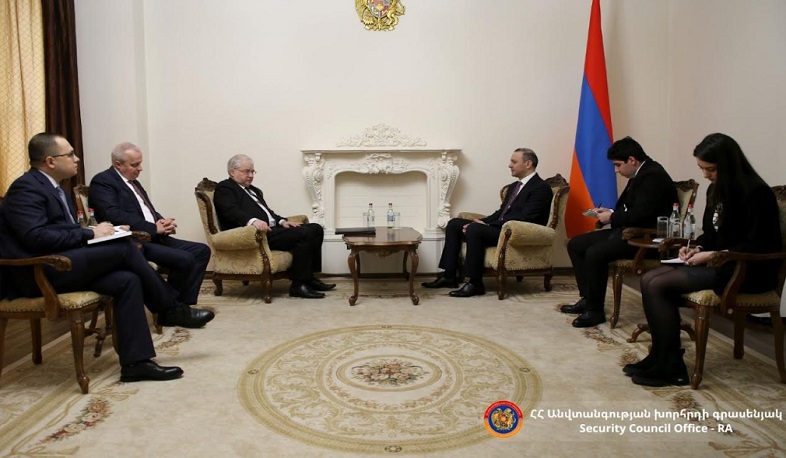 Արմեն Գրիգորյանը և Իգոր Խովաևը քննարկել են խաղաղության պայմանագրի կնքման շուրջ ընթացող բանակցությունները