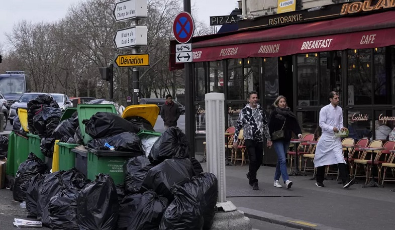 Parisian streets littered with trash after wave of strikes