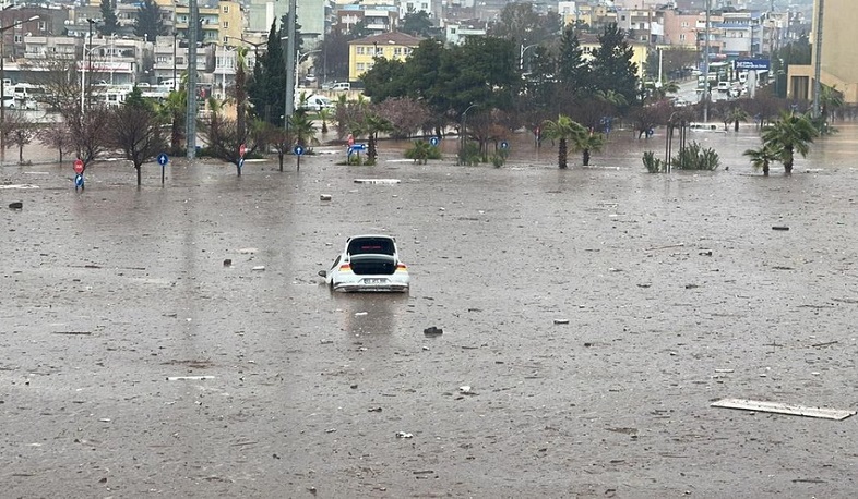 Türkiyədə güclü sel nəticəsində 5 nəfər ölüb, itkin düşənlər var