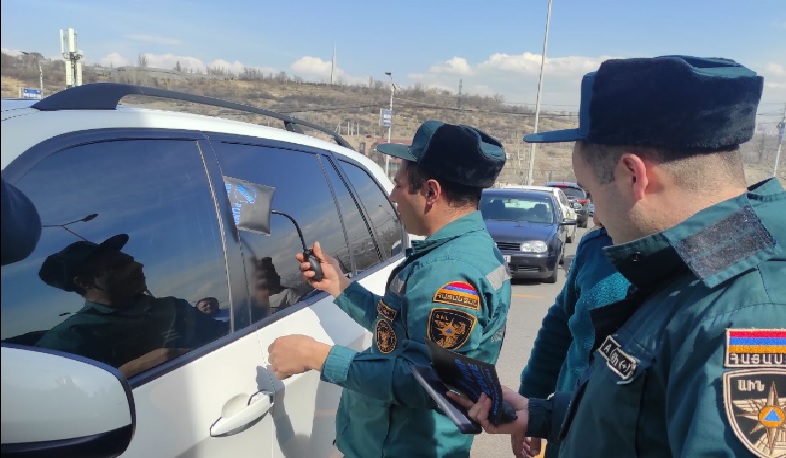 Փրկարարները դուրս են բերել երեխային արգելափակված մեքենայից