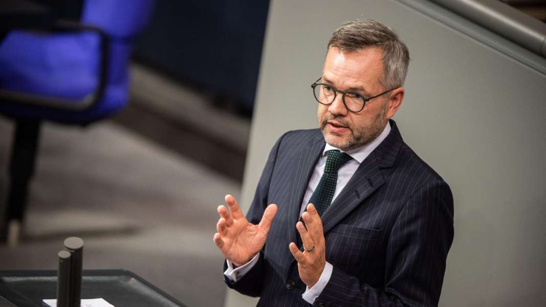 Bakı regionda daha aqressiv davranmağa başlayıb: Bundestaqın Xarici Əlaqələr Komitəsinin sədri