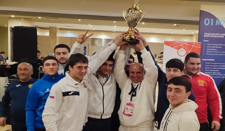 Ağır atletika üzrə gənclərdən ibarət komandamız dünya çempionatında birinci yeri tutub