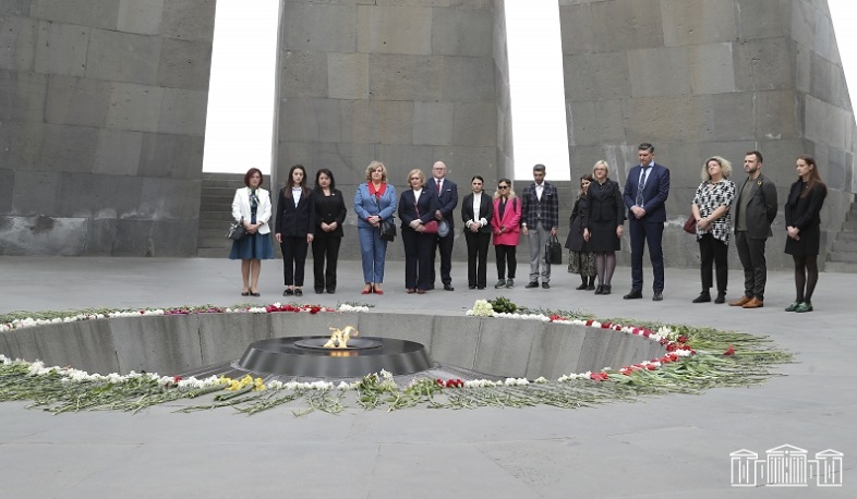 Biz sülh şəraitində yaşamalıyıq və erməni xalqının başına gələnlərin təkrarlanmasına imkan verməməliyik: Litva Seyminin nümayəndə heyətinin rəhbəri