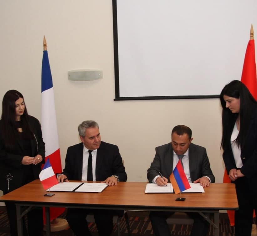 Օ-դը-Ֆրանս շրջանի և Վայոց ձորի մարզի միջև համագործակցության հայտարարություն է ստորագրվել
