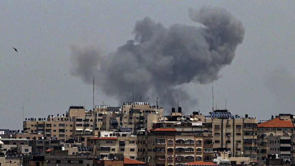 Early morning rocket strikes resume in Gaza