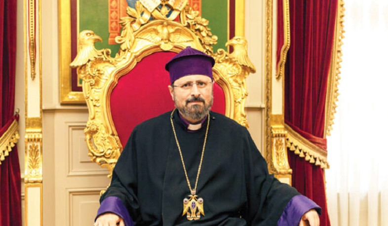 Konstantinopol ermənilərinin patriarxı Sahak Maşalyan Ermənistana gəlib