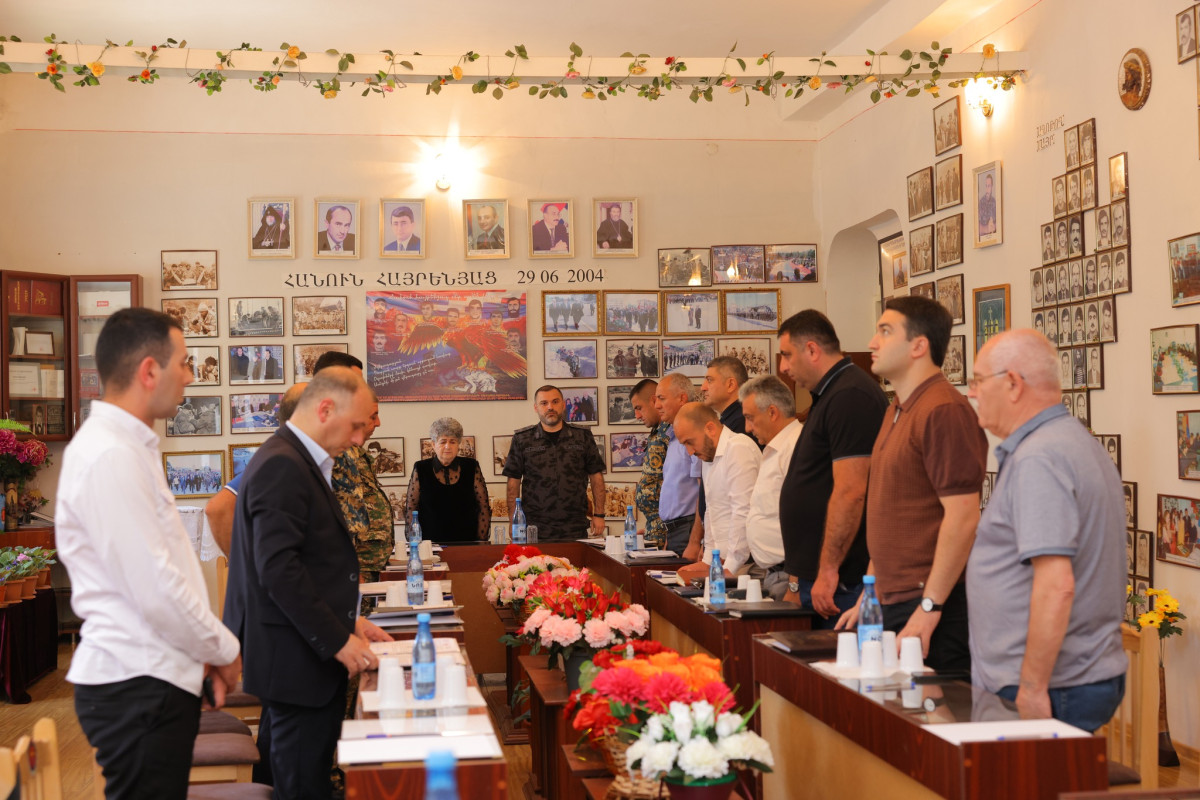Արցախում տեղի է ունեցել գերիների, պատանդների և անհայտ կորածների հարցերով զբաղվող հանձնաժողովի նիստ