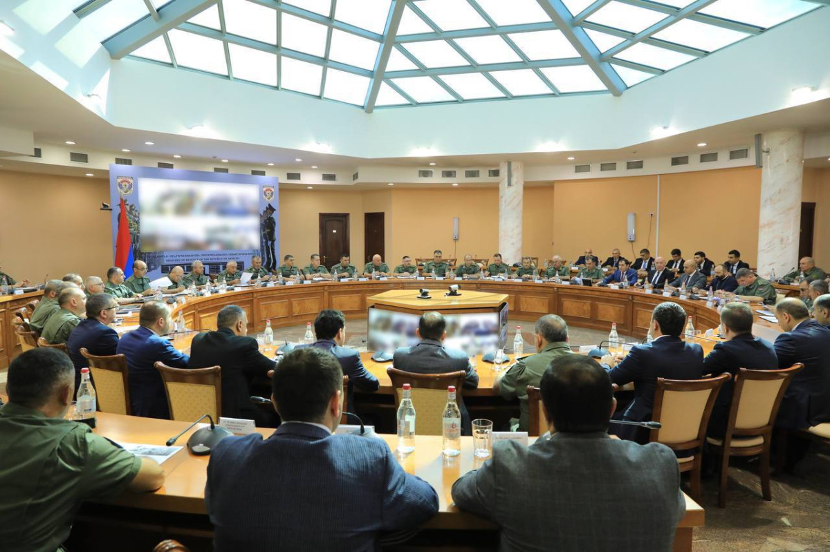Սուրեն Պապիկյանի գլխավորությամբ տեղի է ունեցել պաշտպանության նախարարին կից կոլեգիայի նիստ