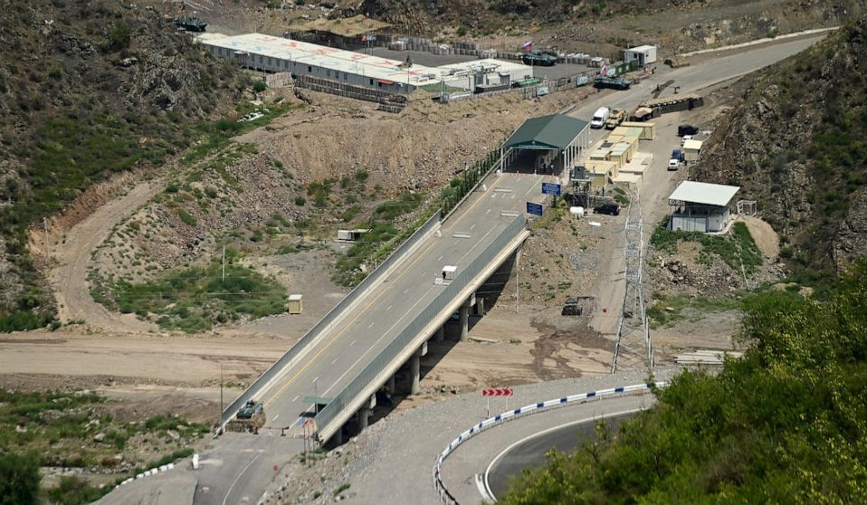 Biz Dağlıq Qarabağda ləng soyqırımın şahidi oluruq: Die Zeit