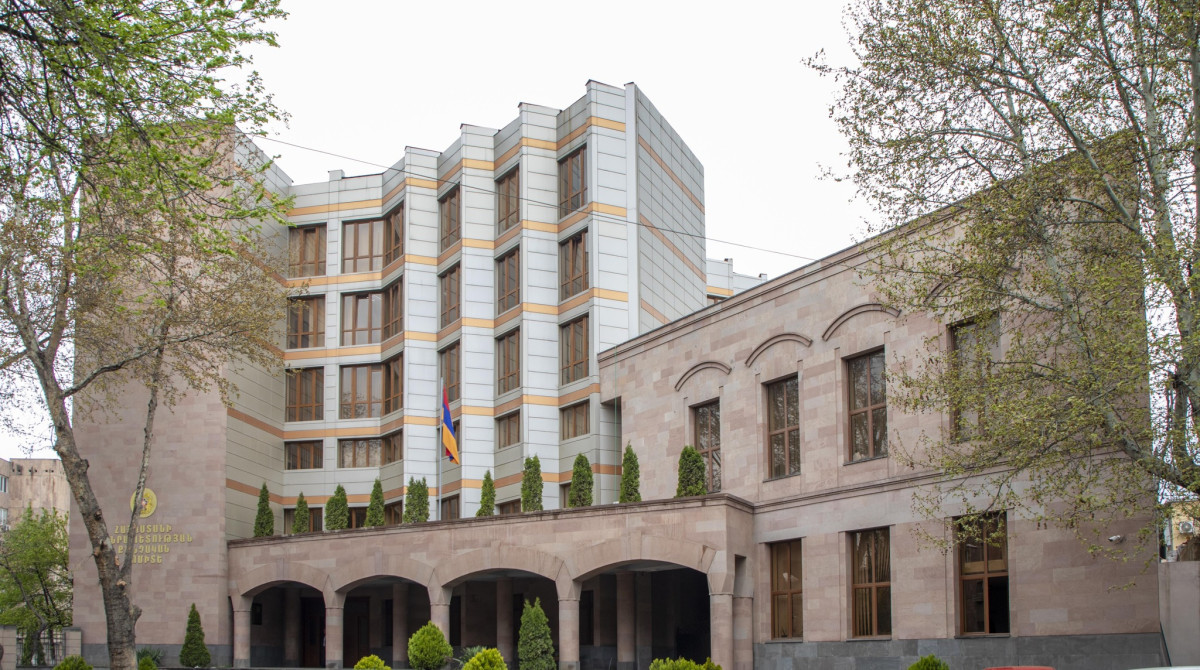 Երևանի նախկին քաղաքապետ Երվանդ Զախարյանի կողմից պաշտոնեական դիրքը չարաշահելու, առանձնապես խոշոր չափերով գույքը վատնելու դեպքով`  վերջինիս և 2 անձի վերաբերյալ նախաքննությունն ավարտվել է