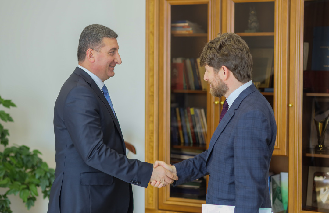 ՏԿԵ նախարարն ու Ֆրանսիայի դեսպանը քննարկել են ջրային, ճանապարհաշինության, էներգետիկ ոլորտներում համագործակցության հարցեր
