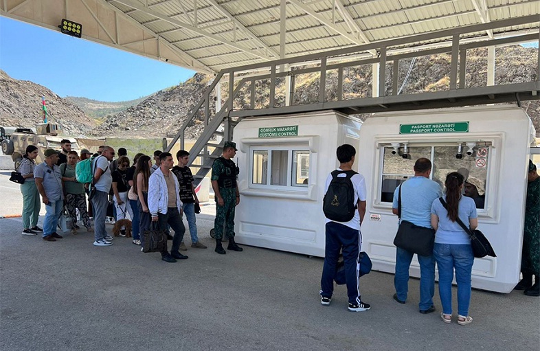 Ըստ Ադրբեջանի դատախազության՝ ապօրինի անցակետից առևանգված երեք հայ երիտասարդները 10 օրով կալանավորվել են