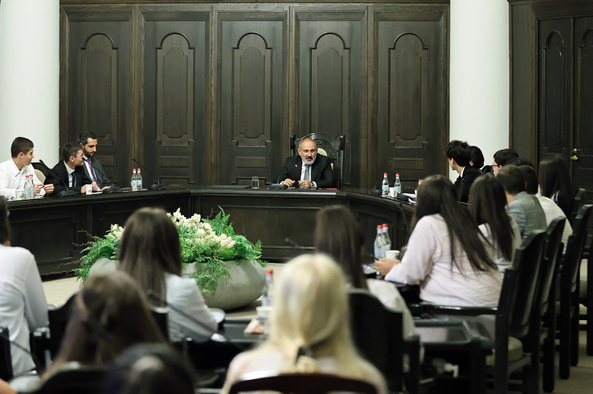 Վարչապետը հյուրընկալել է ԱԺ «Ամառային դպրոց» ծրագրի մասնակիցներին