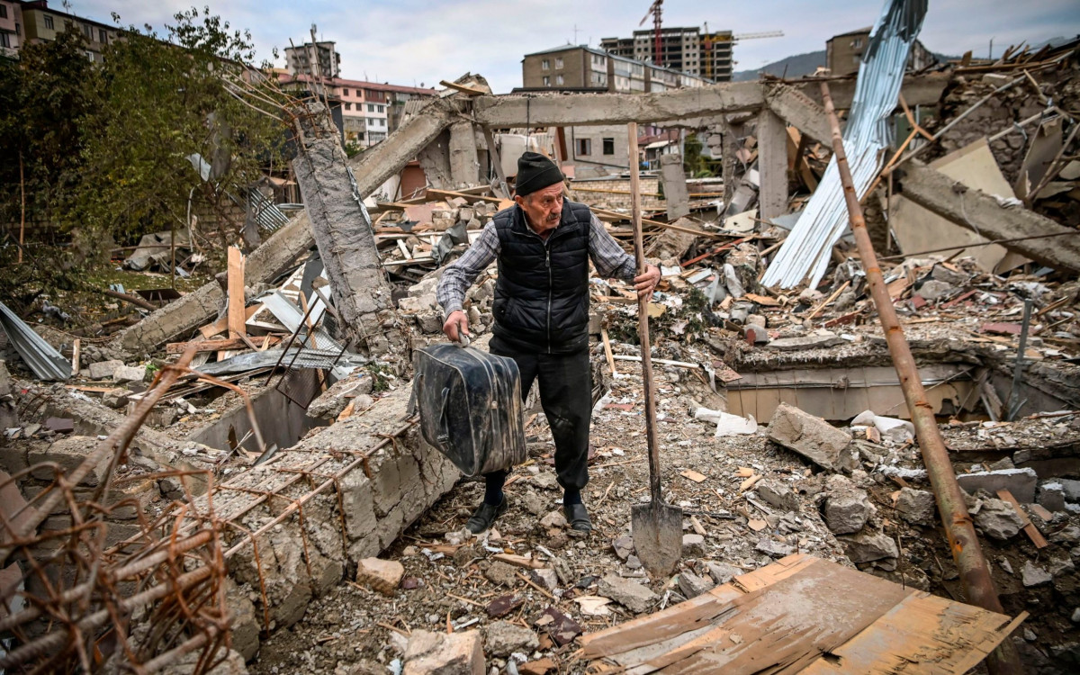 The Telegraph Azərbaycan tərəfindən Laçin dəhlizinin bağlanmasından yazıb