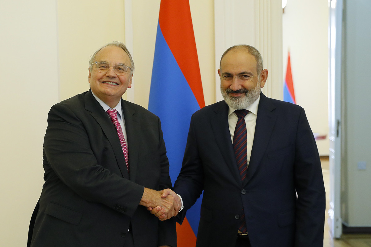 Վարչապետն ընդունել է Ֆրանսիայի ԱԺ արտաքին հարաբերությունների հանձնաժողովի նախագահին