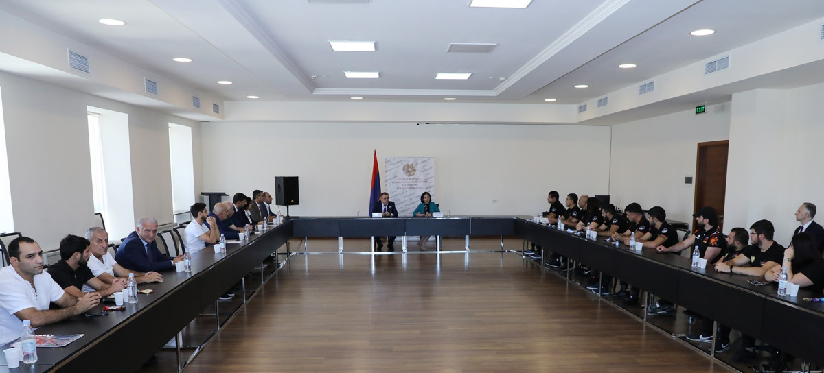 Ժաննա Անդրեասյանն ընդունել է հաշմանդամային սպորտում մեդալների արժանացած մարզիկներին