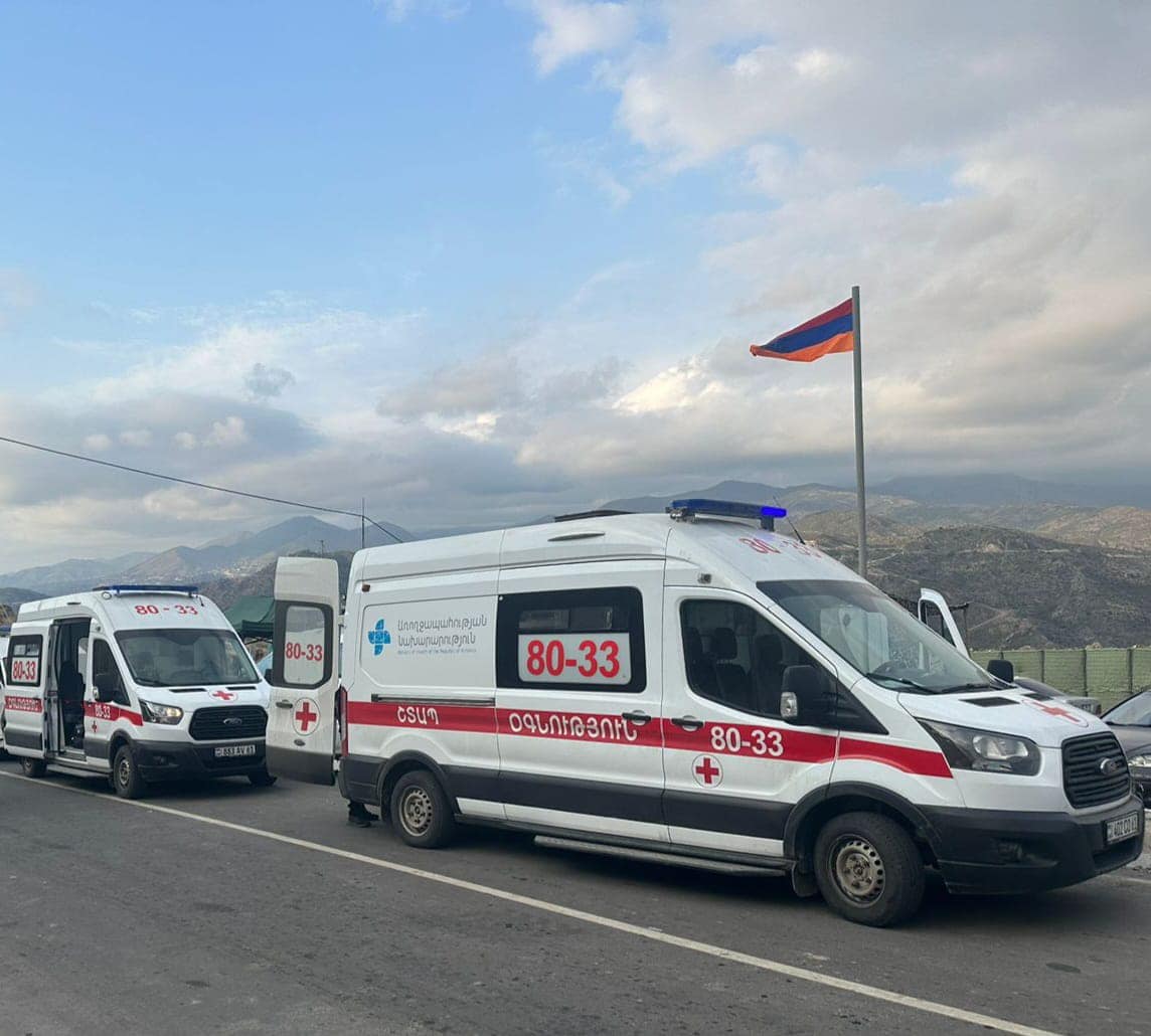 Խնամքի կարիք ունեցող մեր 20 հայրենակից ԼՂ-ից շտապօգնության մեքենաներով տեղափոխվել է Հայաստան