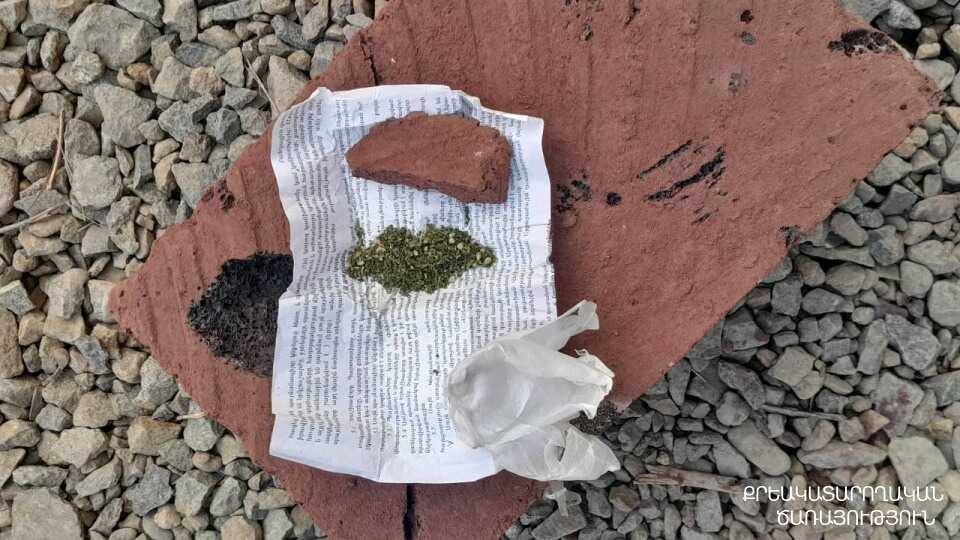 «Վանաձոր» քրեակատարողական հիմնարկի ծառայողները շինարարական քարում հայտնաբերել են կասկածելի զանգված