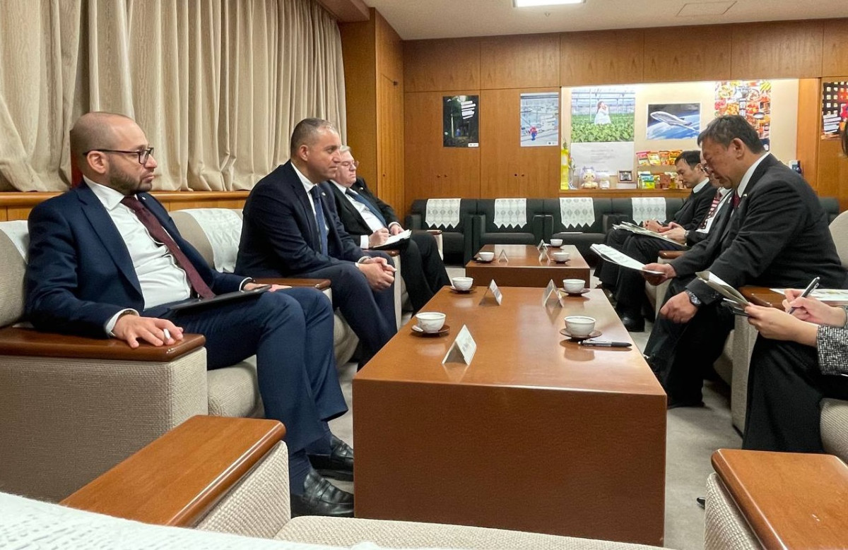 ER iqtisadiyyat naziri Yaponiya tərəfi ilə ticarət-iqtisadi əməkdaşlığın genişləndirilməsi məsələlərini müzakirə edib