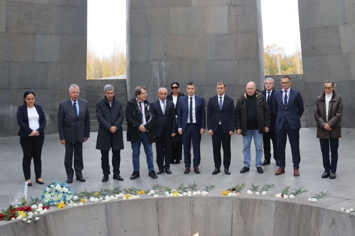 Sent-Etyen şəhərinin meri Erməni Soyqırımı Memorialını ziyarət edib