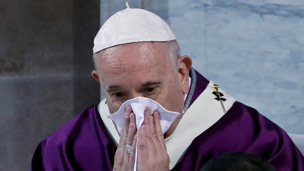 Pope cancels Saturday activities because of mild flu