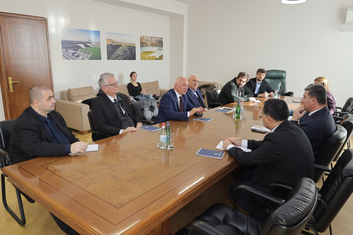 Հունգարիայի հայ համայնքը օգնություն է ուղարկել ԼՂ-ից բռնի տեղահանված ընտանիքներին. հանդիպում ՏԿԵ նախարարի հետ