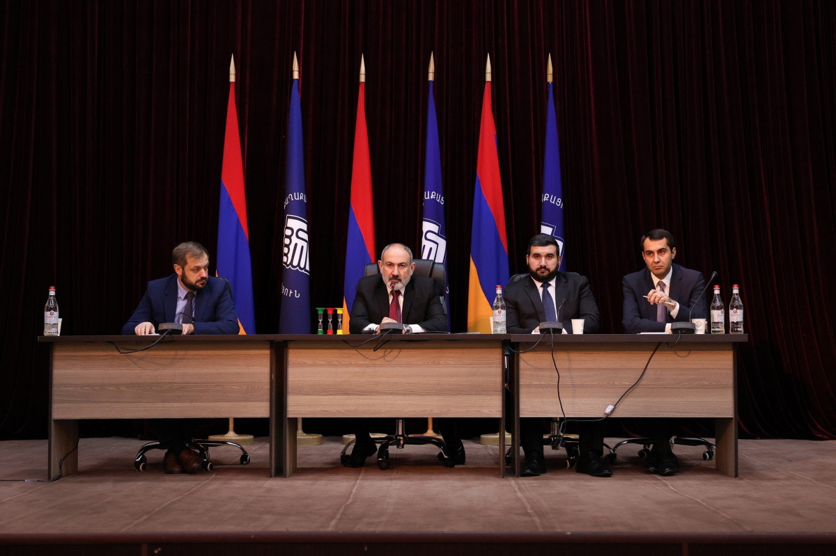 Նիկոլ Փաշինյանի գլխավորությամբ Գավառում տեղի է ունեցել ՔՊ կուսակցության նախաձեռնող խմբի նիստ