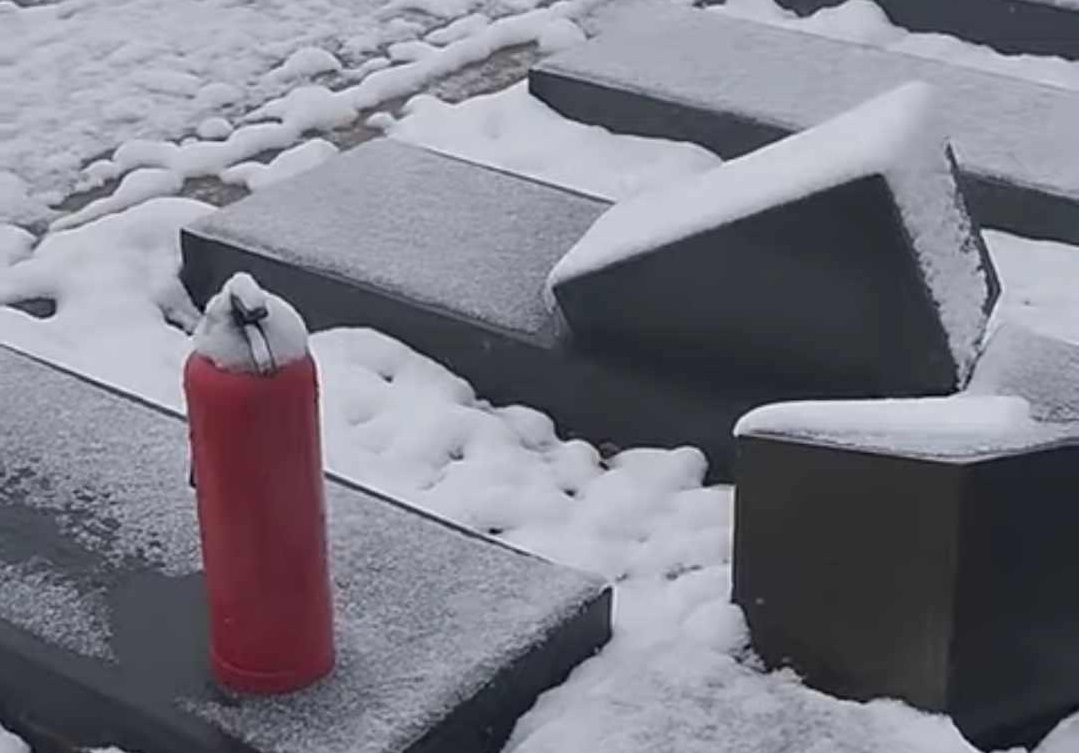 Azərbaycan DQ Haterk kəndindəki Qardaşlıq məzarlığına qarşı vandallıq törədib: Monument Watch