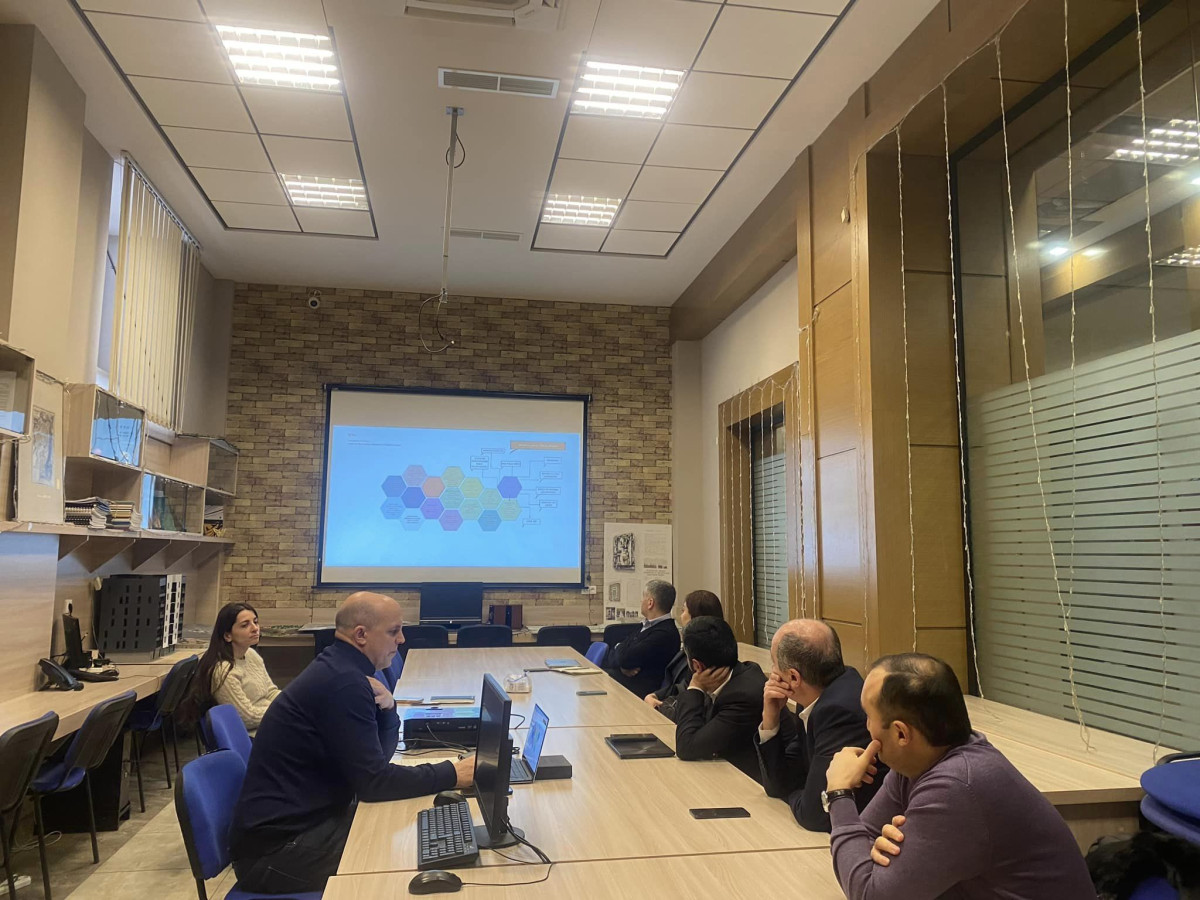 «Ակադեմիական քաղաք»-ի գլխավոր հատակագիծը նախագծող ընկերության փոխտնօրեն Թոբիաս Քեյլը ներկայացրել է հայեցակարգի իրագործման քայլերը