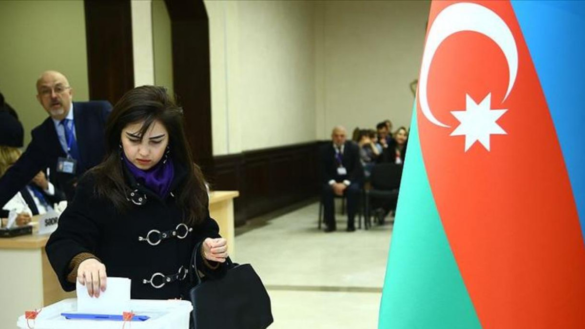 Azərbaycanda bəzi seçki məntəqələrində jurnalistlərə işləməyə imkan vermirlər