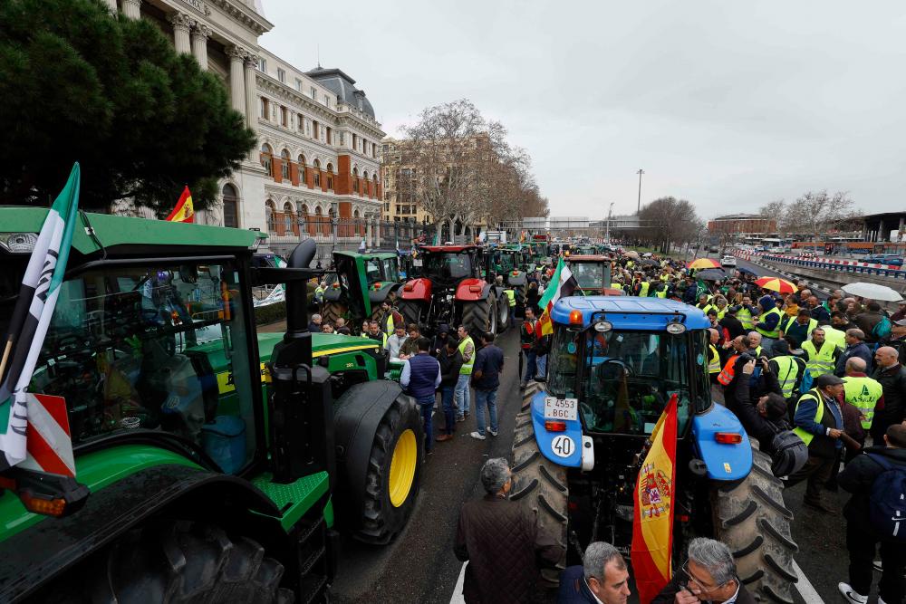 Spanish farmers hold tractor protest in Madrid
