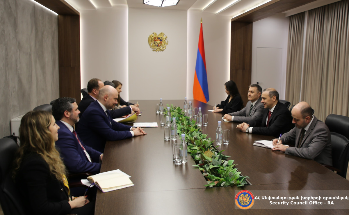 Երկու երկրների հարաբերություններն ինտենսիվորեն զարգանում են. ԱԽ քարտուղարն ընդունել է Լիտվայի ԱԳ փոխնախարարին
