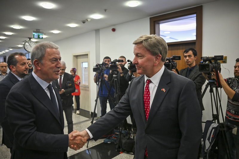 Akar ABŞ Nümayəndələr Palatasının nümayəndə heyəti ilə Ermənistan-Azərbaycan nizamlanması məsələlərini müzakirə edib