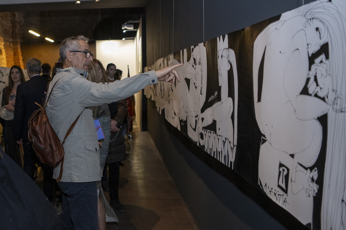 60-cı Venesiya Beynəlxalq İncəsənət Biennalesində Ermənistan "Ardzagank" multimedia layihəsi ilə təmsil olunur