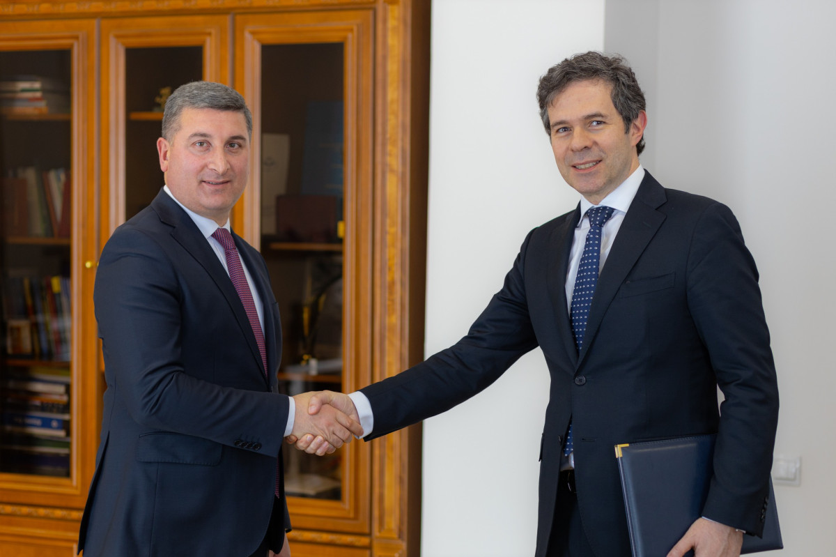 ՏԿԵ նախարարն ու Հունաստանի դեսպանը քննարկել են տրանսպորտային, ավիացիոն ոլորտին վերաբերող հարցեր