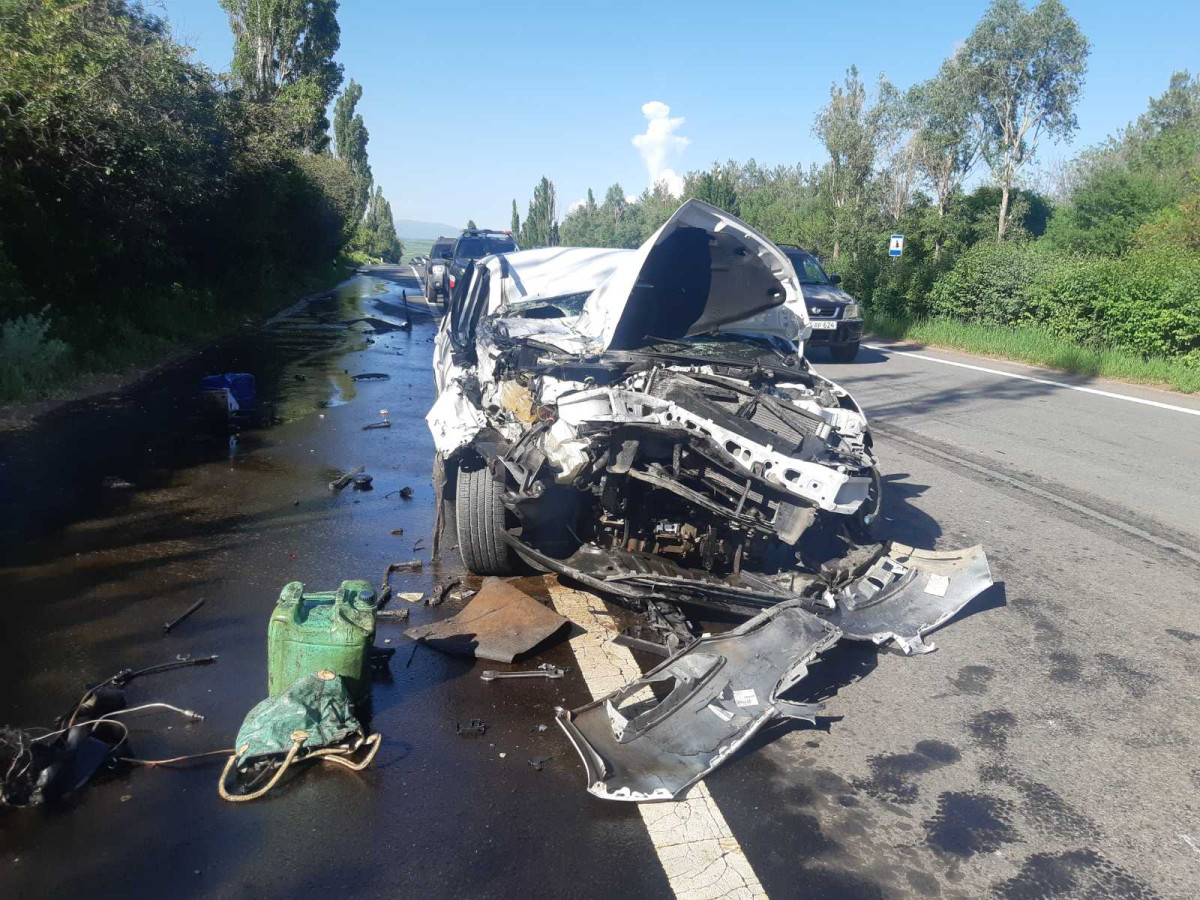 Երևան-Սևան ավտոճանապարհին բախվել են ավտոմեքենան և ավտոցիստեռնը