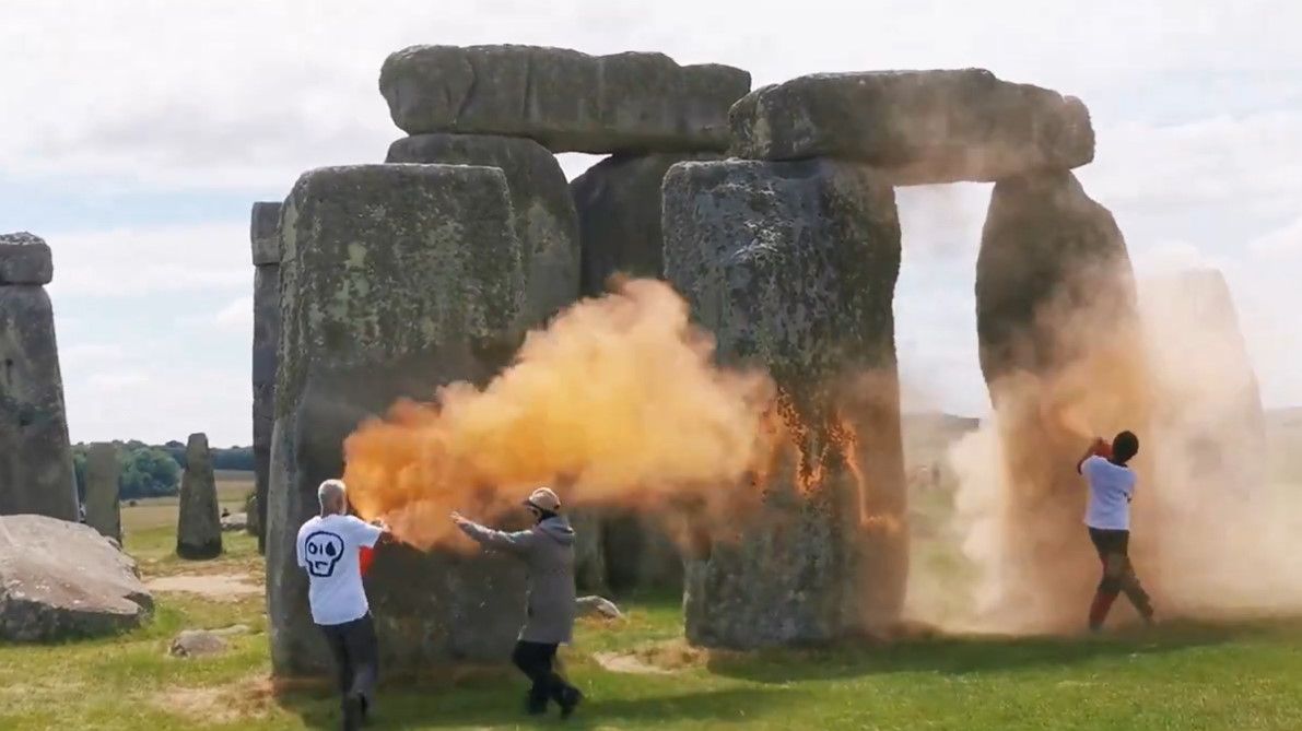 Britain's Stonehenge sprayed with paint by environmental protesters