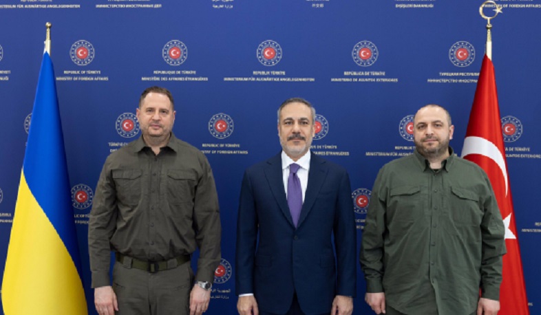 Fidan Ukrayna prezidentinin aparat rəhbəri və müdafiə naziri ilə görüşüb