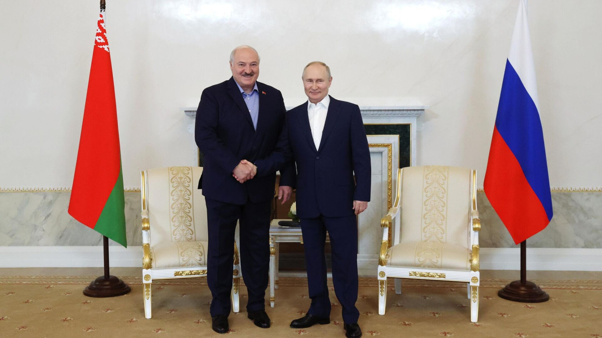 Putin congratulated Lukashenko on his 30-year tenure