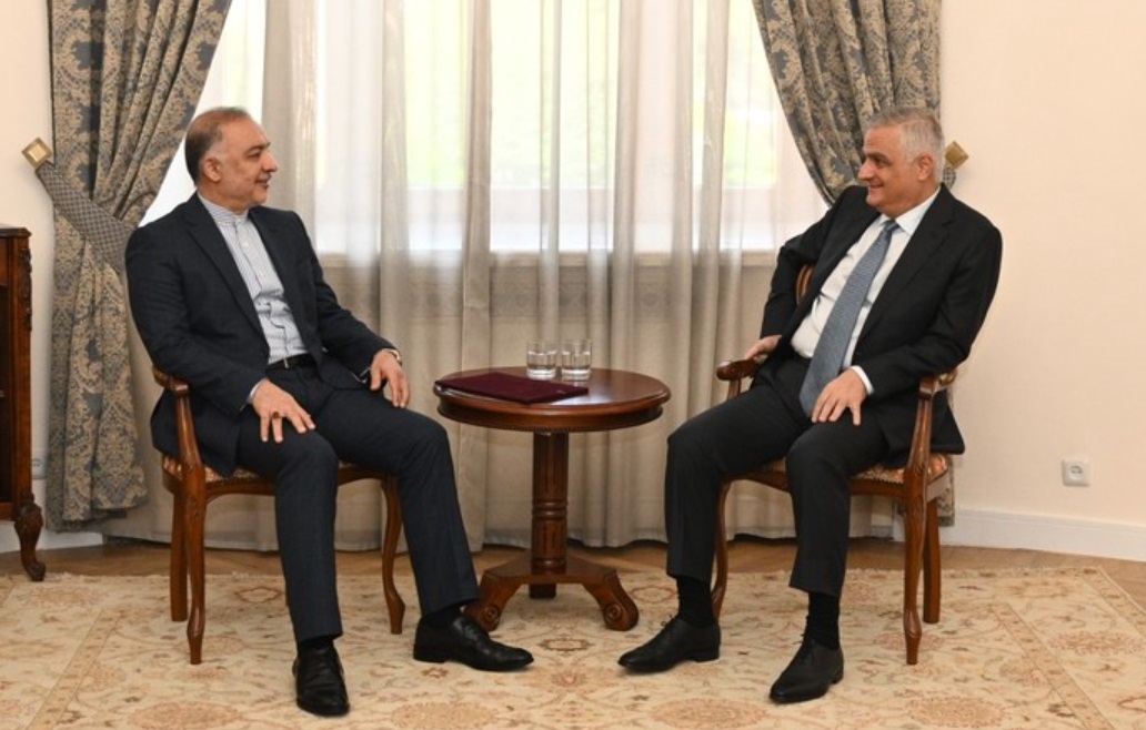 Mher Qriqoryan və İran səfiri ikitərəfli münasibətlərin gündəliyinin əsas məsələlərini müzakirə ediblər