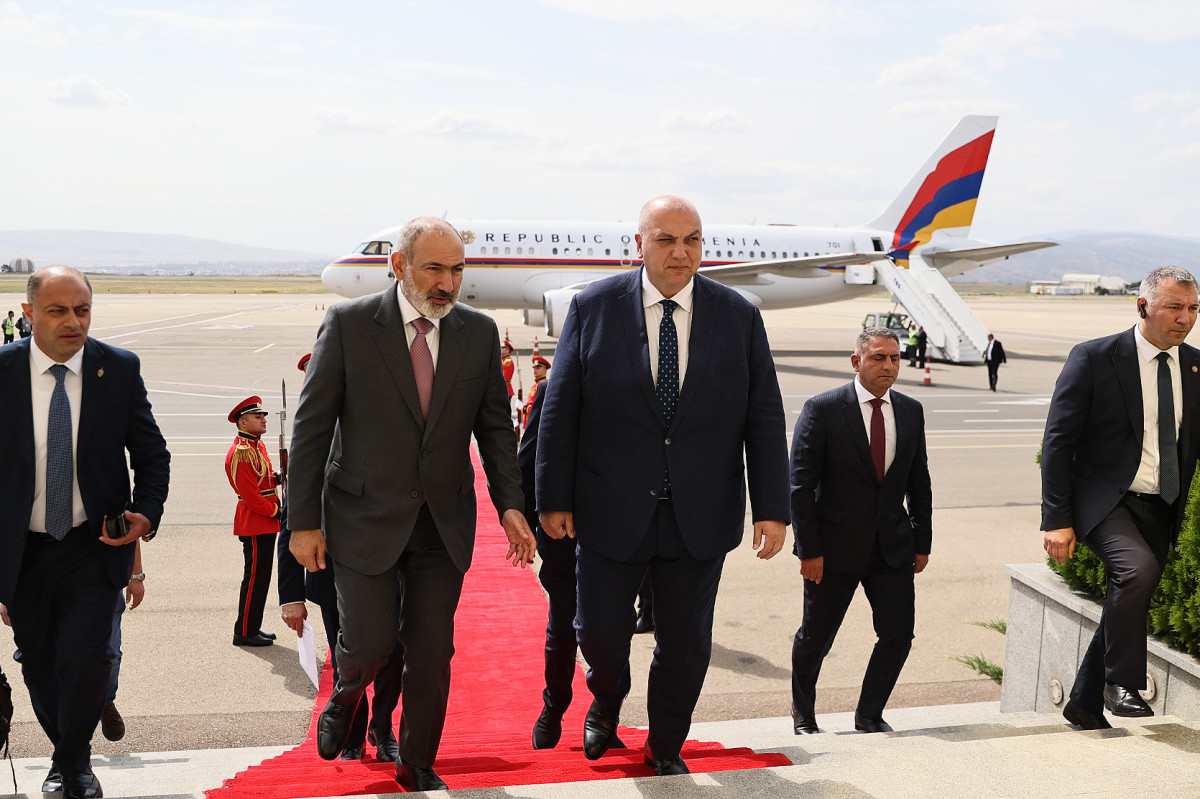 Baş nazir Paşinyan Gürcüstanda rəsmi səfərdədir